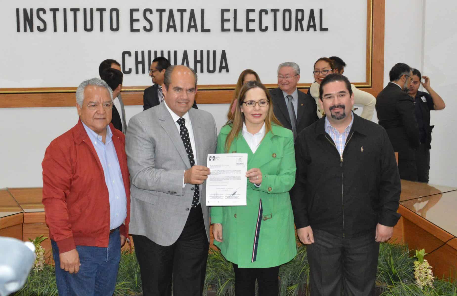 Entrega el PRI Estatal su Plataforma Política ante el IEE.